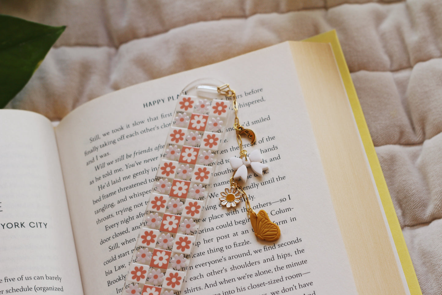 Orange Retro Daisy Bookmark