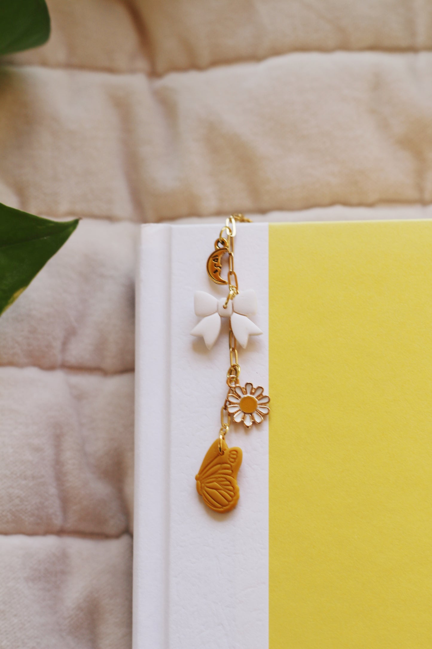 Orange Retro Daisy Bookmark