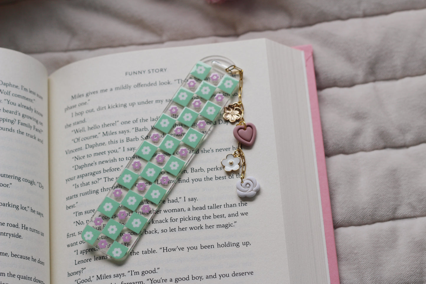 Retro Daisy Purple/Green Bookmark