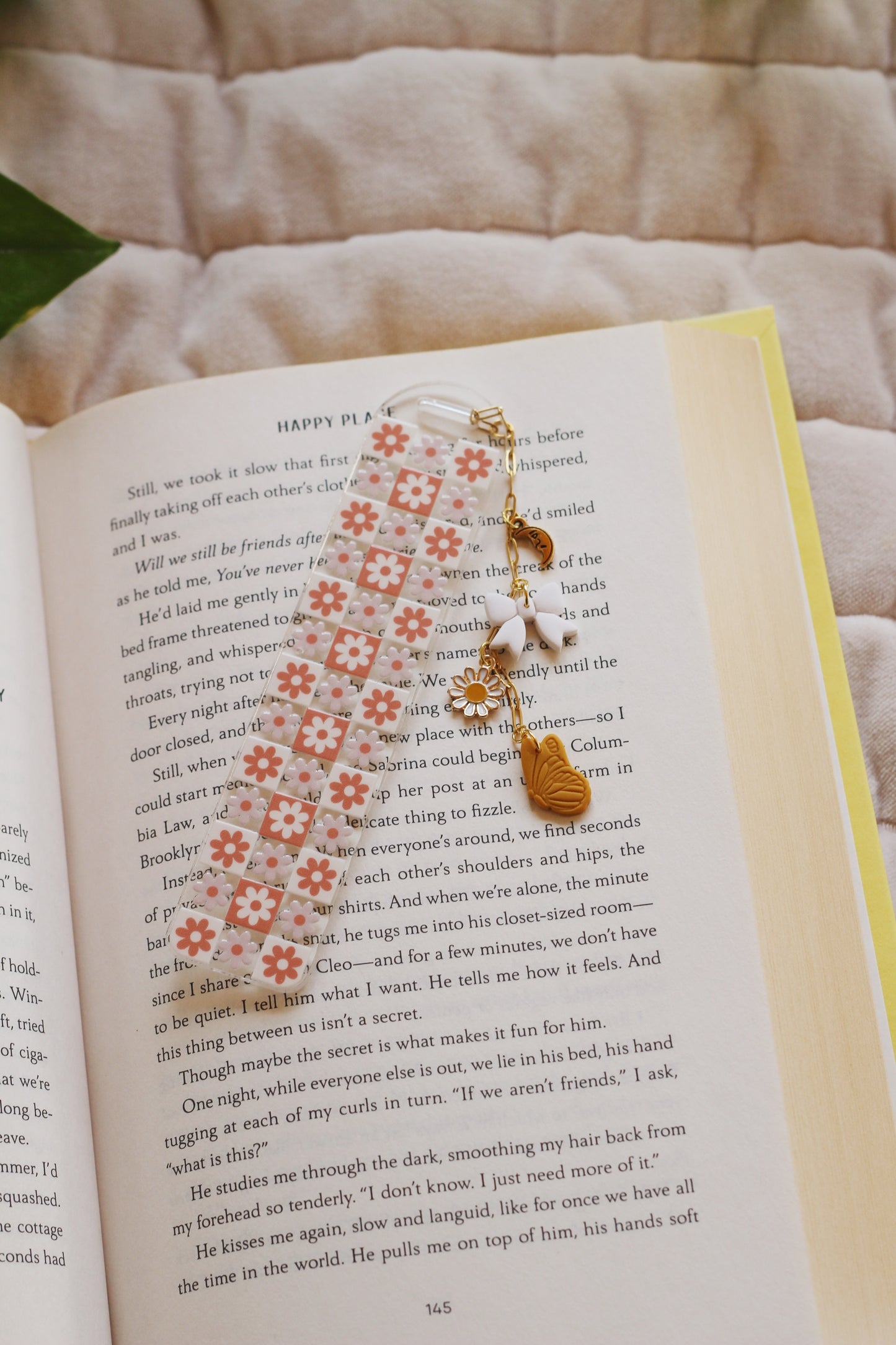 Orange Retro Daisy Bookmark