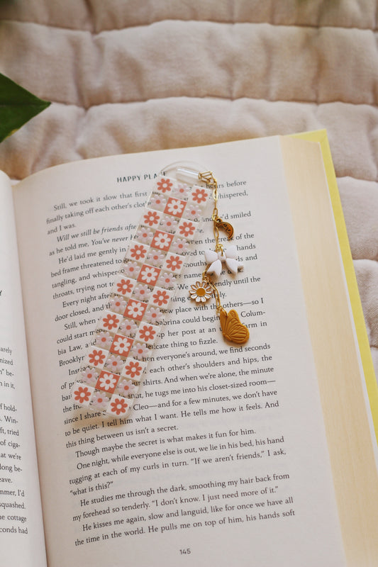 Orange Retro Daisy Bookmark